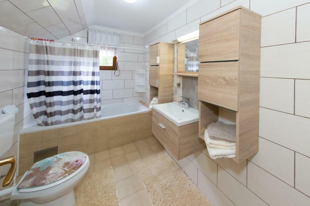 Kuca Za Odmor Marija Villa Vrhovine Dış mekan fotoğraf